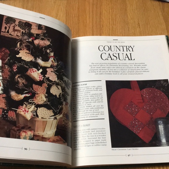 Vintage The Family Circle Christmas Treasury book 1986 hardback - Picture 11 of 16